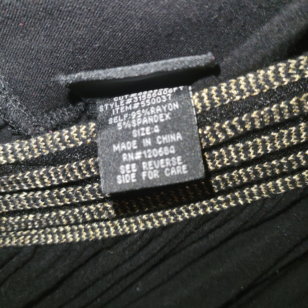 Black top - Picture 3 of 5